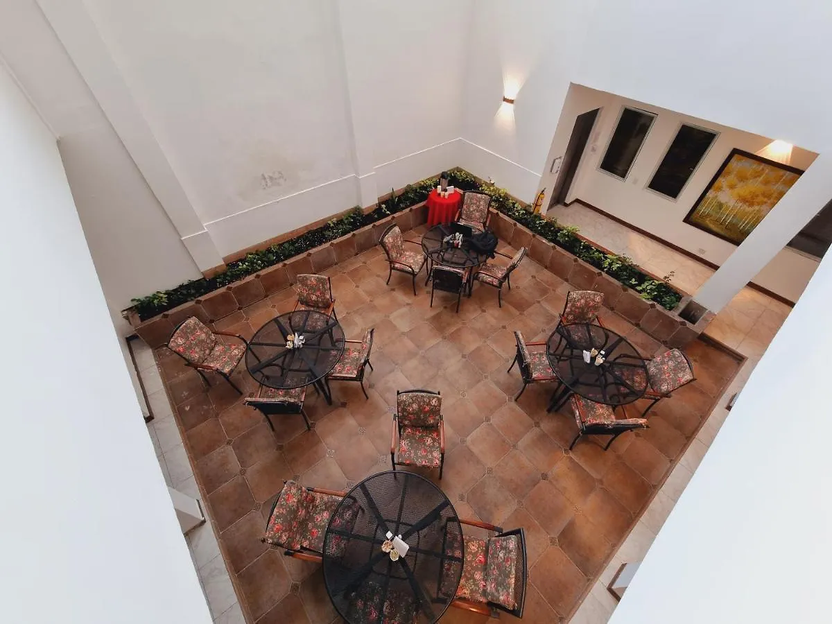 Hotel Karlo Cali