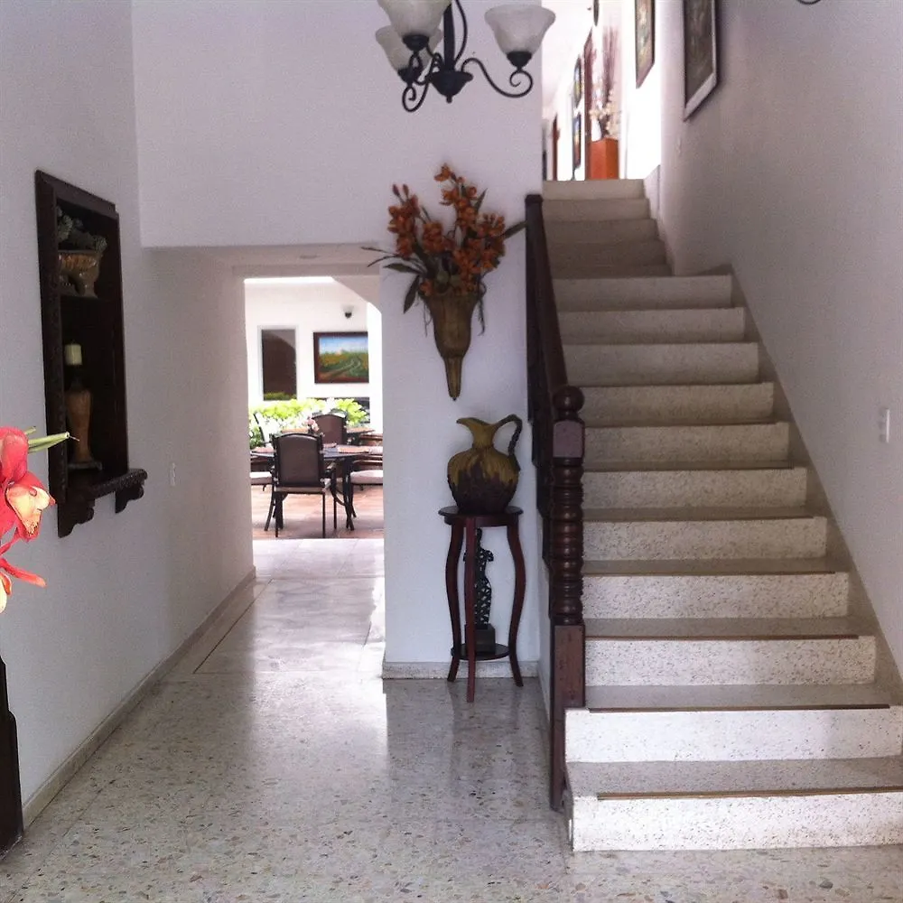 Hotel Karlo Cali
